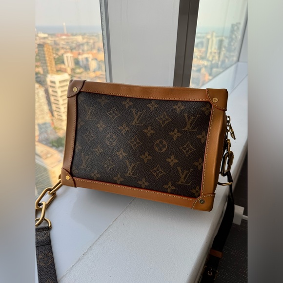 LV SOFT TRUNK LARGE MONOGRAM GHW - Picture 1 of 12